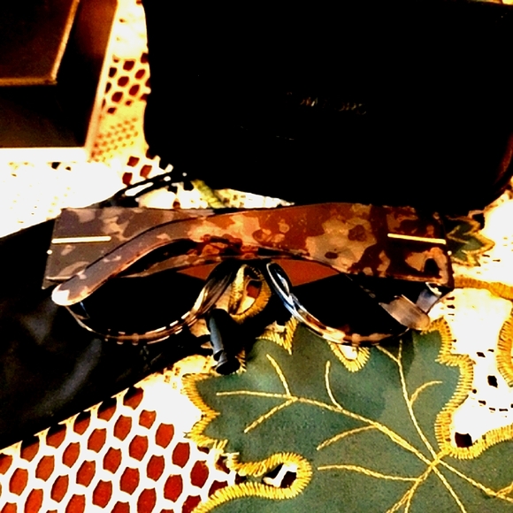 ✅TOM FORD SUNGLASS, OVER SUNDAY! TOM FORD💯🌹 SALE EXPIRES SUNDAY 5PM WEST COAST - Picture 2 of 7